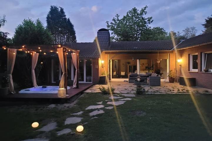 Ferienhaus für 4 Personen, mit Whirlpool und Garten in Niederkrüchten