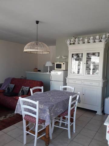 Gîte pour 2 personnes, avec terrasse et jardin à Plonévez-Porzay