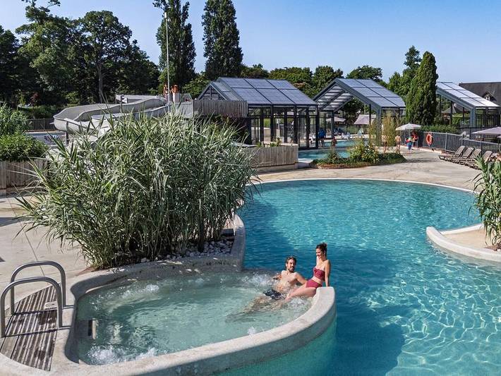 Mobil home pour 4 personnes, avec Jacuzzi ainsi que Terrasse et Sauna dans Sologne