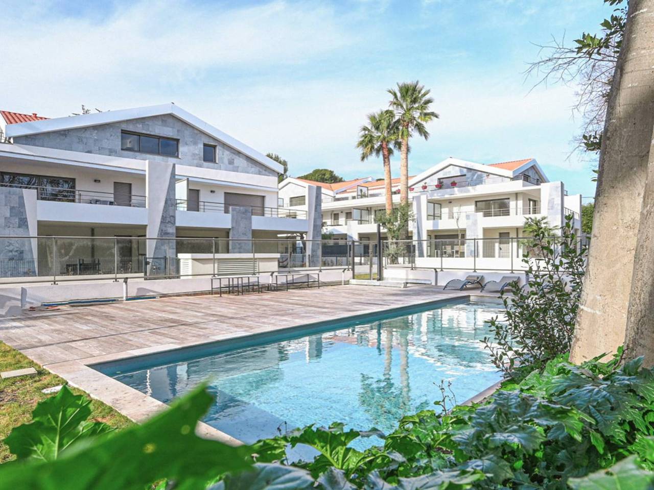 Appartement entier, Appartement à 150m plage des Lecques, climatisé, piscine, terrasse, 2 chambres, parking - 4 étoiles in Les Lecques, Saint-Cyr-sur-Mer