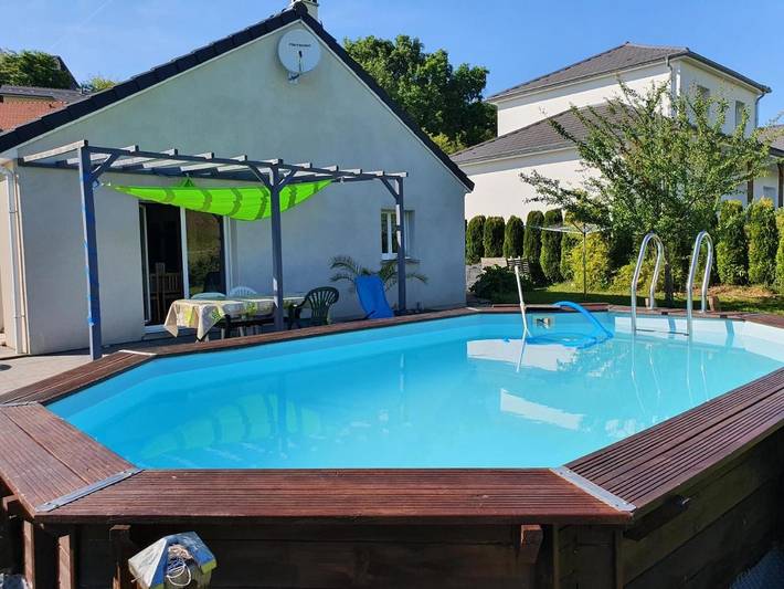 Gîte pour 2 personnes, avec piscine et bassin pour enfant ainsi que jardin et vue à Montfaucon (Doubs) - 2
