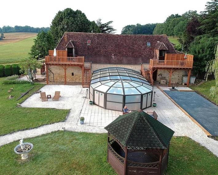 Location de vacances pour 6 personnes, avec Balcon et Jacuzzi ainsi que Terrasse et Jardin à Bourniquel