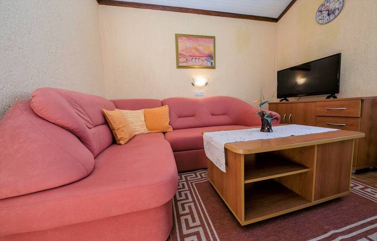 Appartement entier, Appartement de vacances pour 4 personnes avec balcon/terrasse in Ćifnata beach, Kampor
