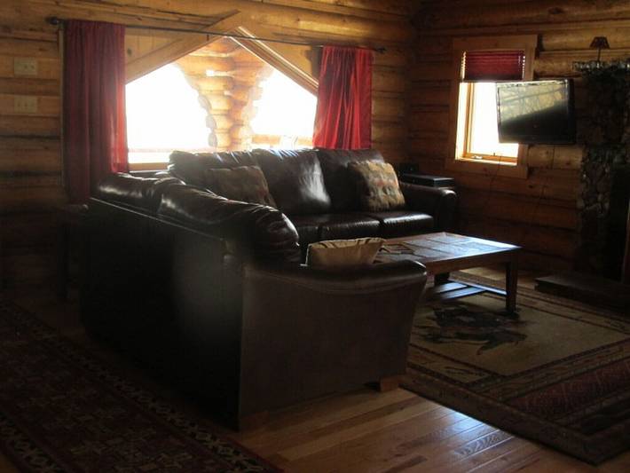 Lodge for 21 people, with yard in Wyoming