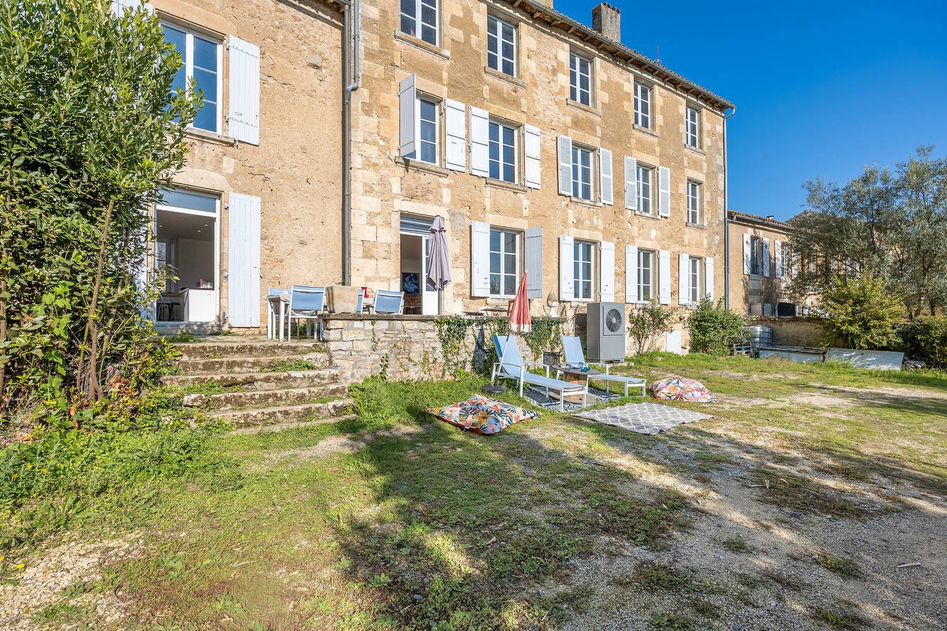 Maison de campagne 'Val D'egray' avec terrasse privée, jardin privé et Wi-Fi in Champdeniers-Saint-Denis, Région de Niort