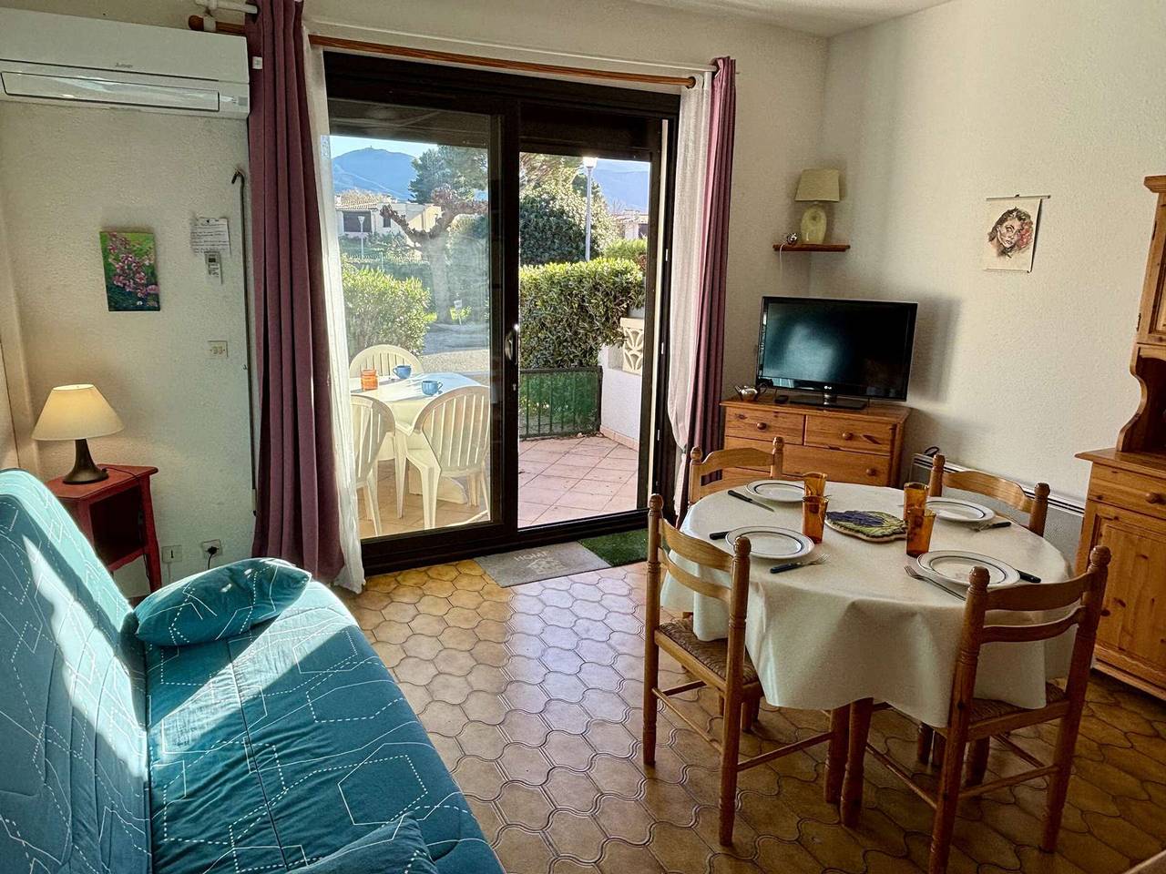 Entire apartment, Cozy Studio Cabine for 4 with Terrace, Bbq, Near Beach - Argelès-sur-Mer in La Côte Vermeille, Argelès-sur-Mer