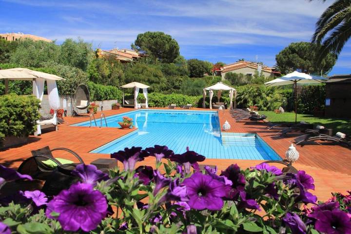 Hôtel pour 2 personnes, avec piscine et jardin ainsi que vue et bassin pour enfant, animaux acceptés