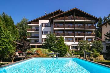Hôtel pour 2 personnes, avec piscine et jardin à Crans-Montana