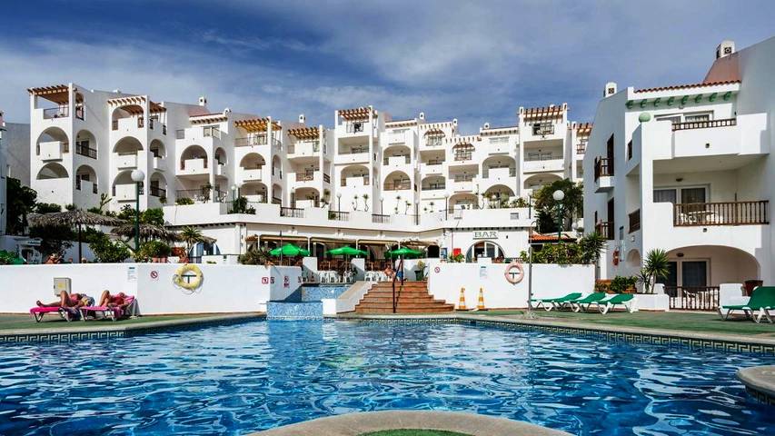 Appart’hôtel pour 10 personnes, avec Terrasse et Jardin