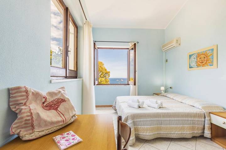 Location de vacances pour 3 personnes, avec vue et terrasse, animaux acceptés à Santa Maria Navarrese - 3