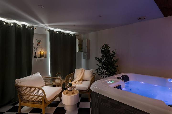 Location de vacances pour 2 personnes, avec jacuzzi à Tournus - 2