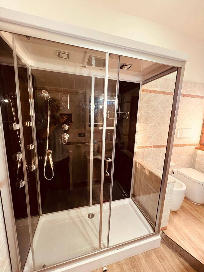 Location de vacances pour 4 personnes, avec piscine ainsi que jardin et jacuzzi à San Giuliano Terme - 2