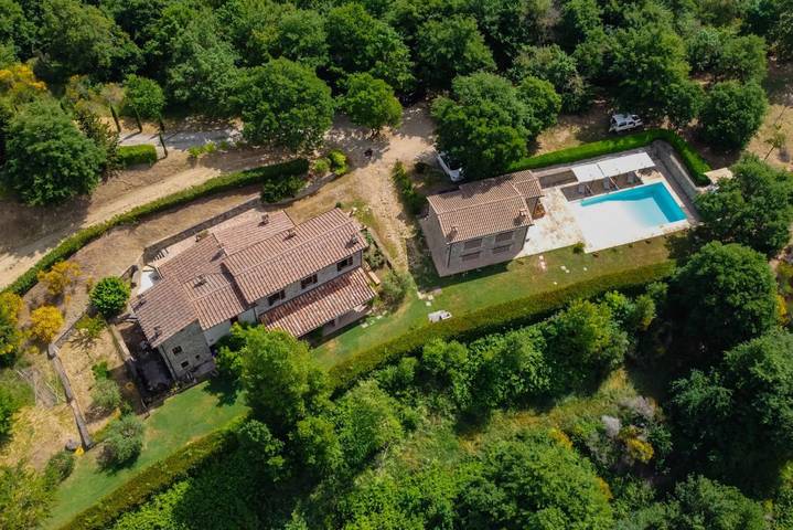 Villa Comunalia by MMega in Umbertide, Valtiberina