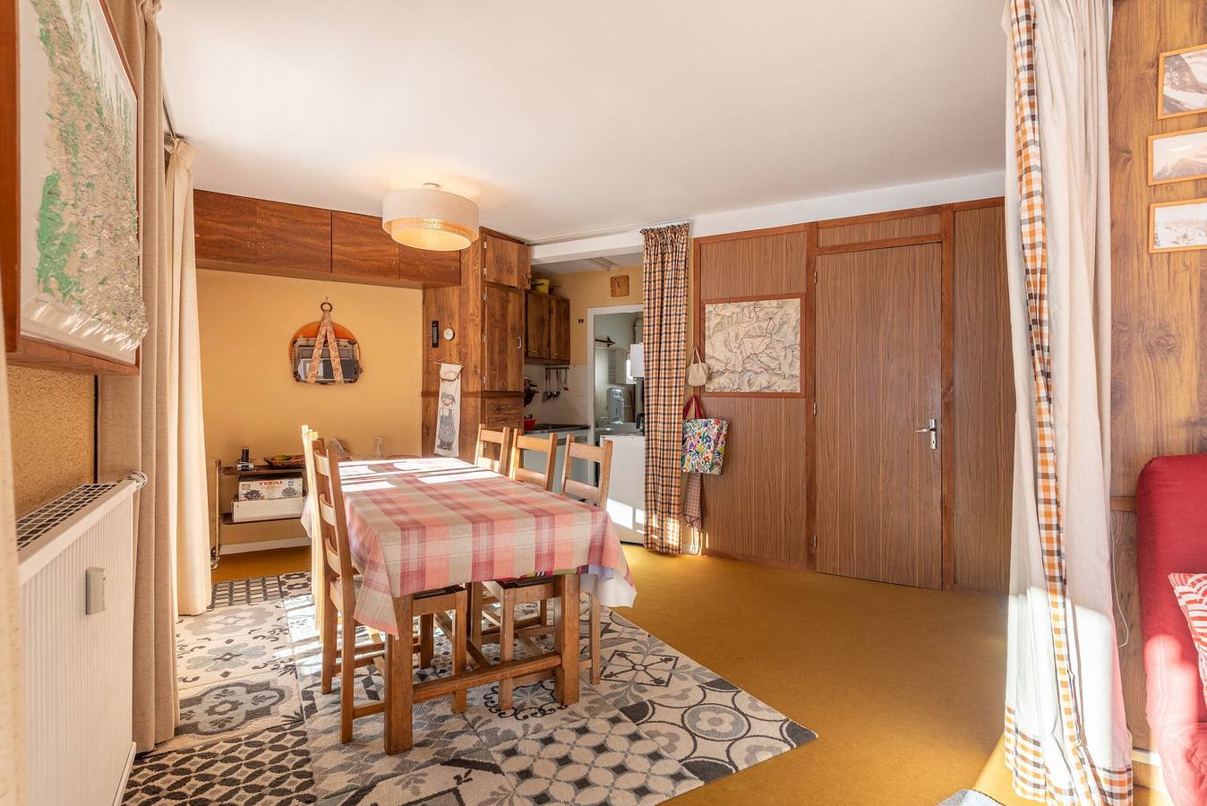 Apartamento entero, Apartamento 'La Mongie' con vistas a la montaña y balcón in Pic du Midi, Bagnères-de-Bigorre