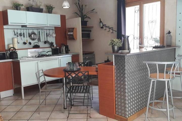 Gîte pour 5 personnes, avec terrasse, animaux acceptés à Péret - 4