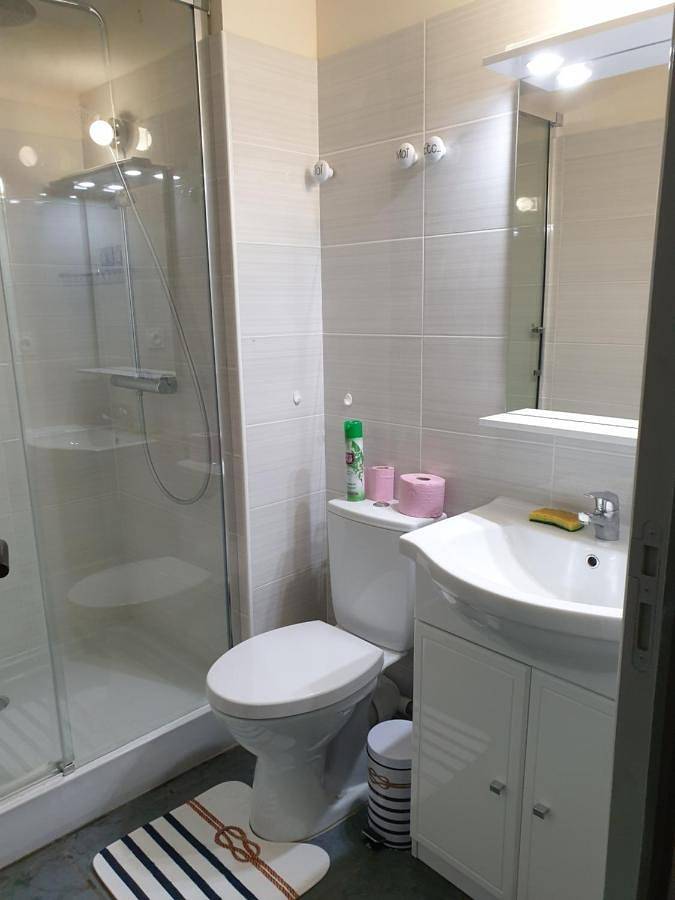 Appartement entier, Two-Bedroom House in Hôpital-Camfrout, Région de Brest