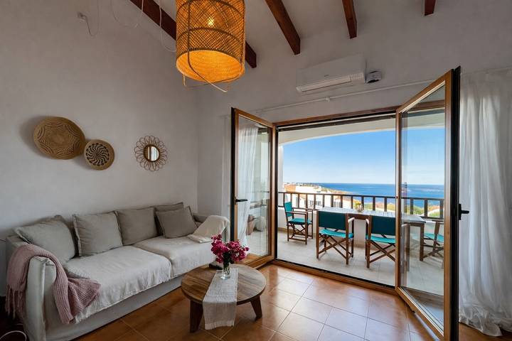 Appartement entier, Appartement Natalia à Arenal d’en Castell avec vue sur mer et proche de la plage in Arenal d'en Castell, Es Mercadal