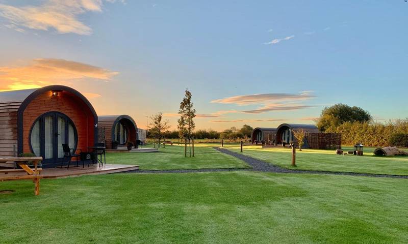 Lodge for 2 people, with hot tub and garden as well as terrace in Somerset