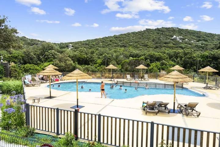 Camping pour 5 personnes, avec Terrasse en Corse-du-Sud