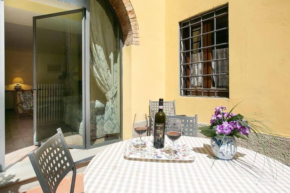 Tenuta \"Bouganville\" con terrazza in Montespertoli, Chianti