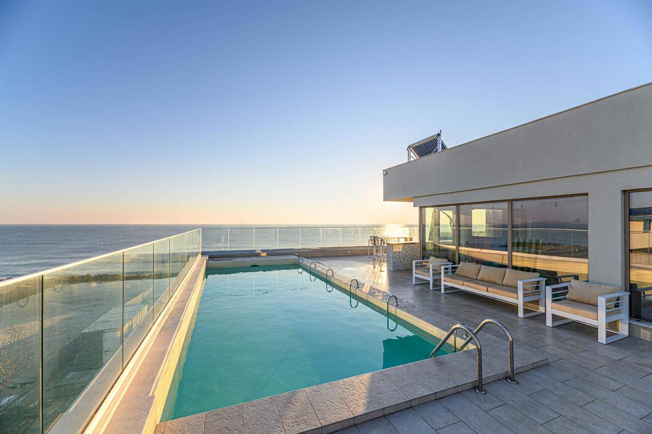 Four-Bedroom Villa with Rooftop Pool in Eforie, Constanța