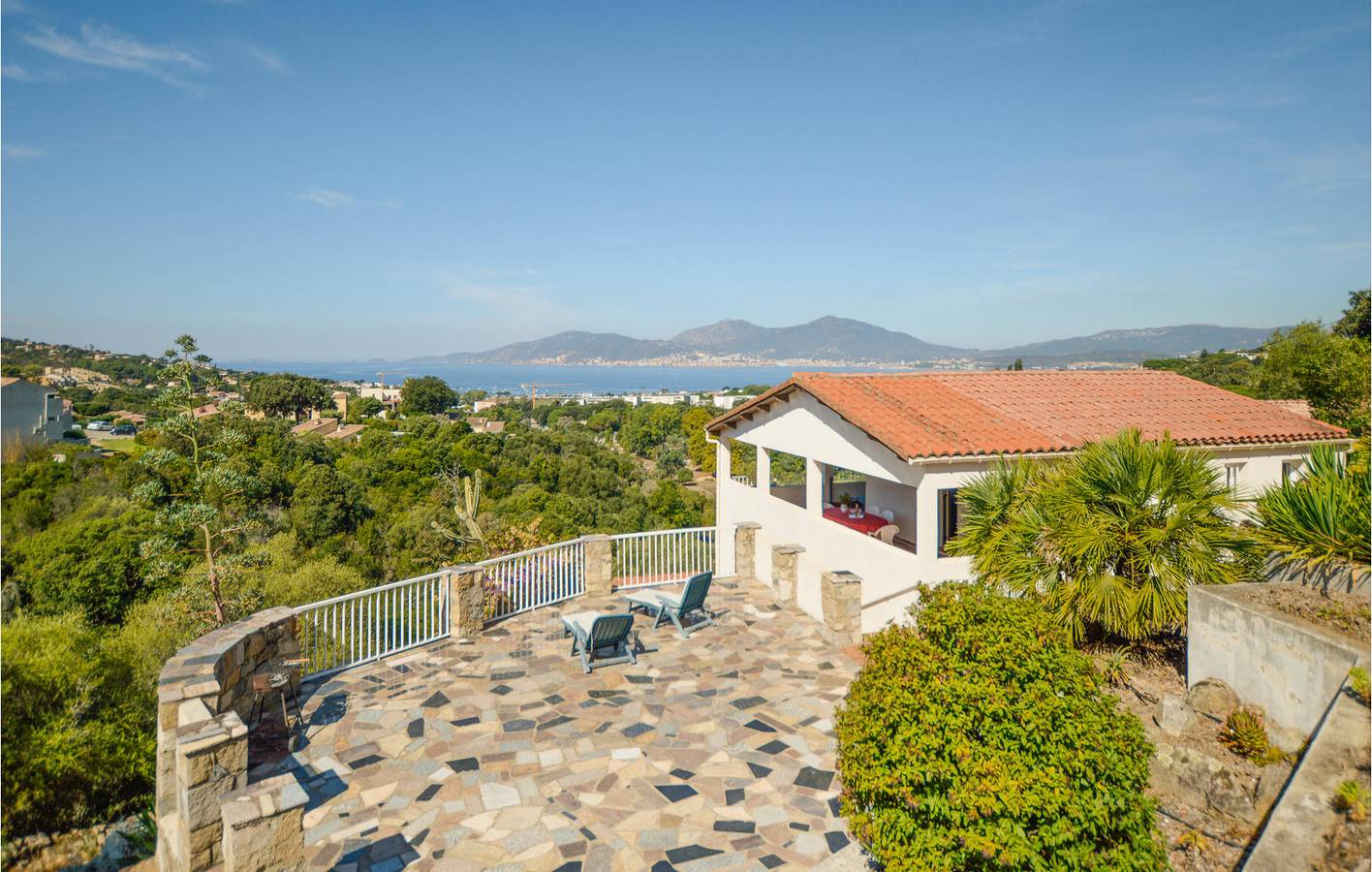 Apartamento con vistas al mar, aparcamiento, terraza y pesca a 1,5 km de la playa in Grosseto-Prugna, Region de Ajaccio