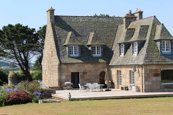 Location de vacances pour 12 personnes, avec terrasse et jardin, animaux acceptés dans Plage De Kervenni Plouguerneau
