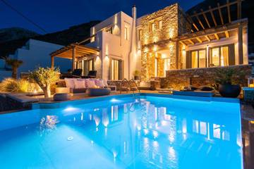 Cottage pour 6 personnes, avec terrasse et piscine ainsi que vue et jardin dans Kamarès