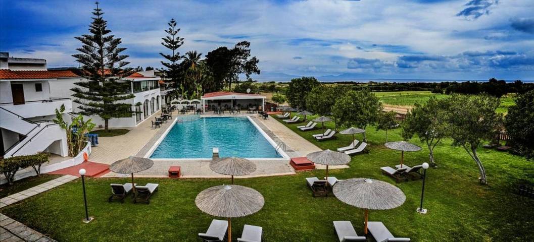 Hôtel pour 2 personnes, avec Balcon et Terrasse ainsi que Jardin et Bassin pour enfant