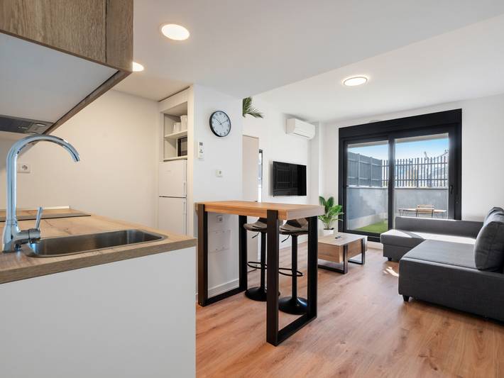 Apartamento de vacaciones para 2 personas, con terraza además de jardín y piscina - 1