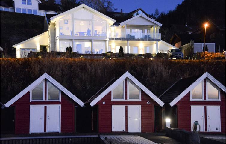 Ferienwohnung für 8 Personen, mit Terrasse und Whirlpool