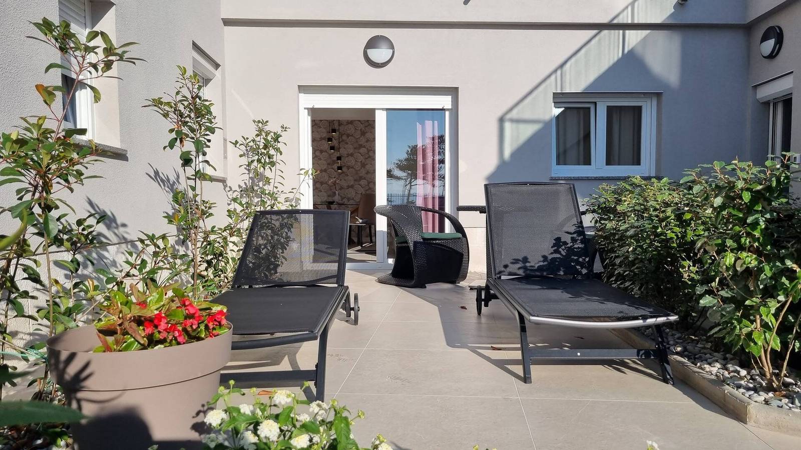Apartamento entero, Luxury Apartments Punta Silo - 30 m from the sea, sea view, swimming pool, outdoor shower, Smart Tv, laundry room, private parking in Silo (Krk), Krk (isla)