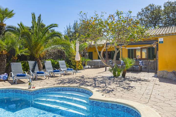 Villa für 8 Personen, mit Terrasse und Garten - 1