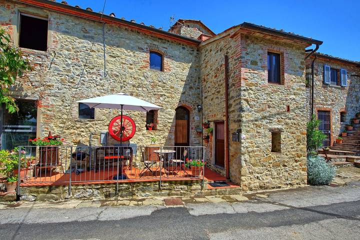 Villa pour 3 personnes, avec piscine et terrasse, animaux acceptés en Toscane - 2