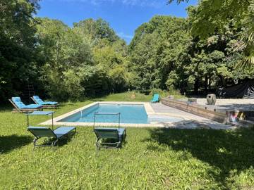 Gîte pour 4 personnes, avec jardin ainsi que piscine et terrasse à Rians