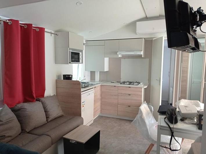 Location de vacances pour 6 personnes, avec terrasse et bassin pour enfant ainsi que piscine et jardin à Urt - 2