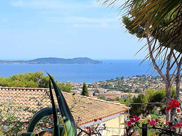 Gîte pour 4 personnes, avec terrasse et jardin à Carqueiranne - 2