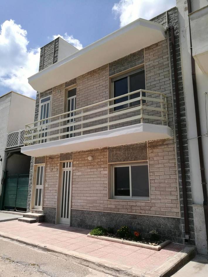 Ferienwohnung für 5 Personen, mit Balkon und Terrasse sowie Seeblick und Ausblick in Torre Colimena - 2