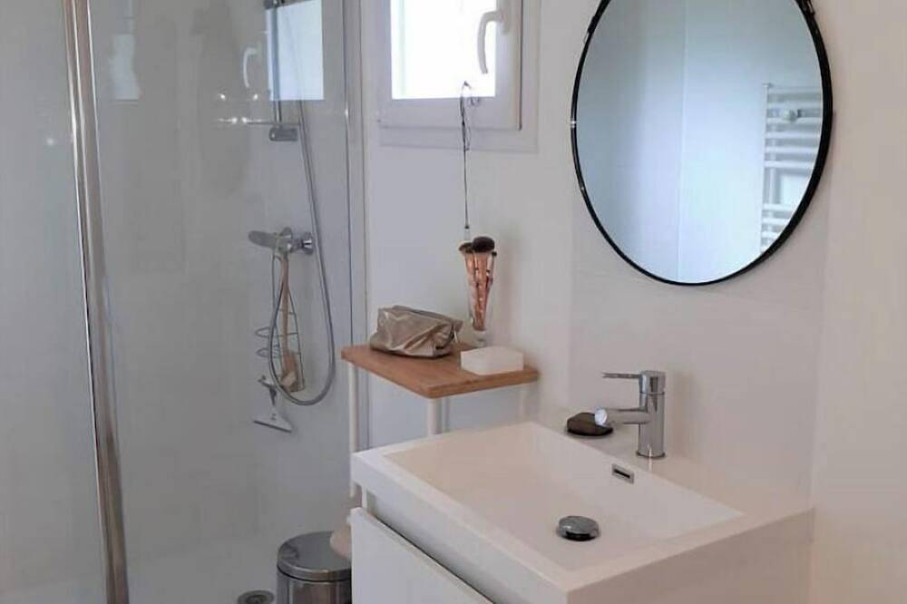 3 bedroom house on the edge of a forest in Salles, Arcachon region