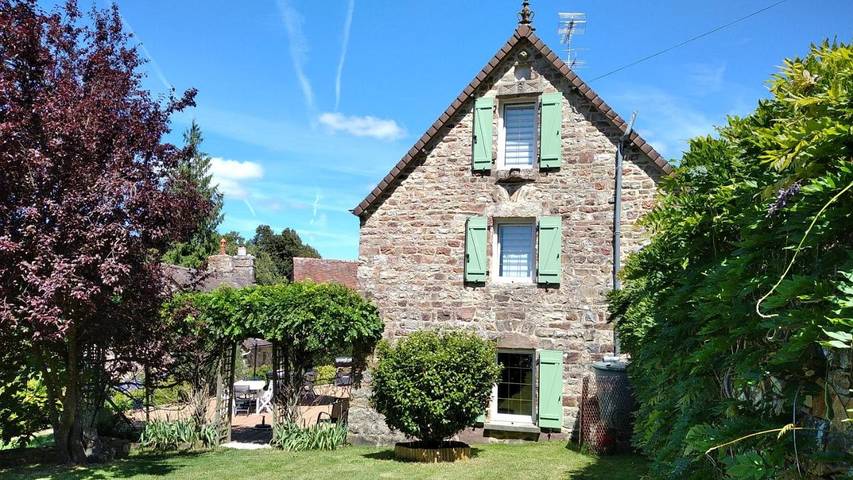 Location de vacances pour 12 personnes, avec Terrasse et Jardin à Domfront - 2