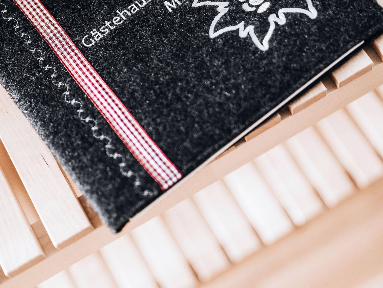 Ganze Ferienwohnung, Gästehaus Apartments Lässer - Fewo Obergeschoss in Mellau, Bregenzerwald