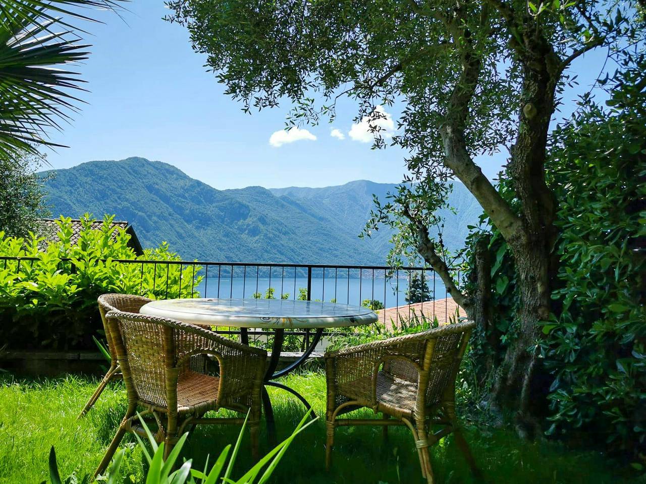 Appartement entier, Mansarde avec vue panoramique sur le lac de Côme in Tremezzo, Région de Tremezzina