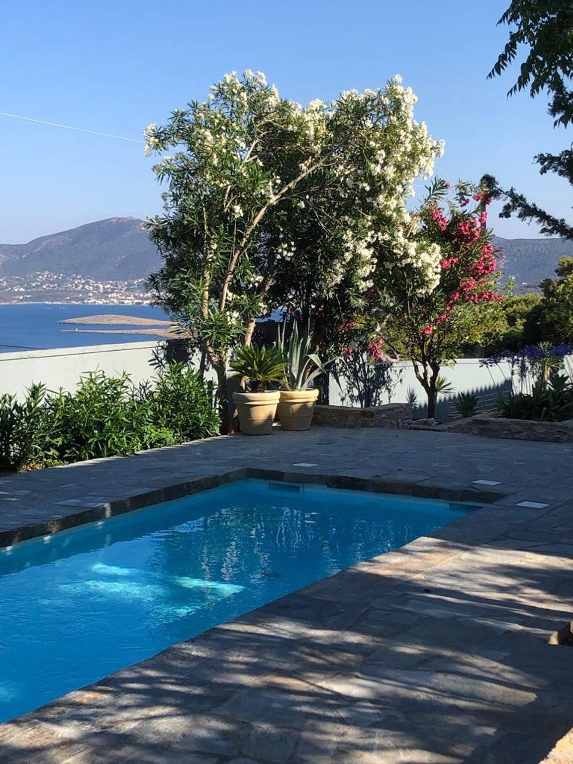 Villa-Agave, by the sea in Porto-Rafti outside Ath in Porto Rafti, Markopoulo-Mesogaia
