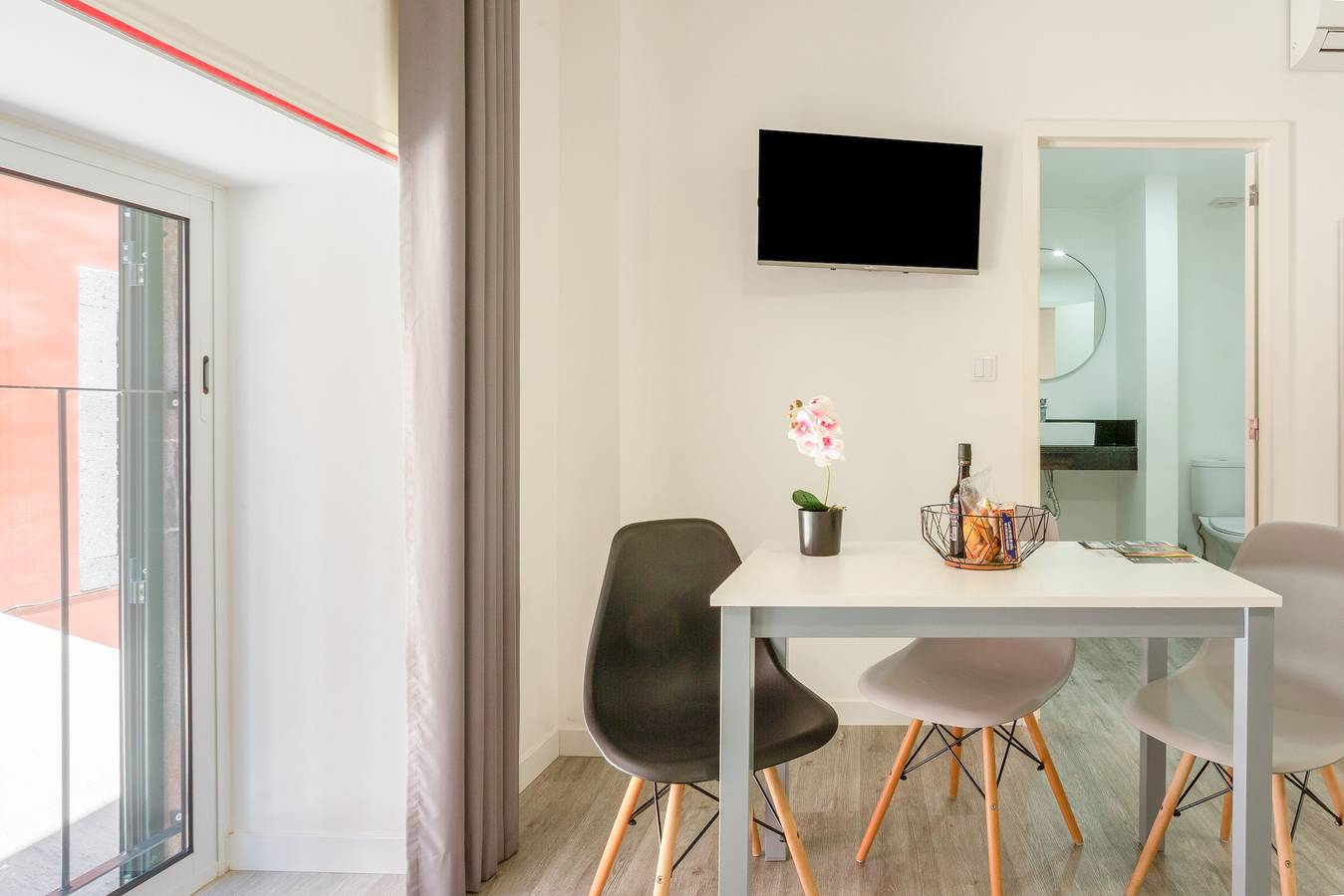 Ganzes Studio, Studio „Tanoeiros 12“ mit Wlan und Klimaanlage in Funchal (Sé), Madeira