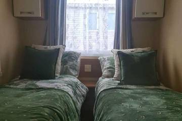 Glamping for 8 People in Weymouth, Jurassic Coast, Photo 4
