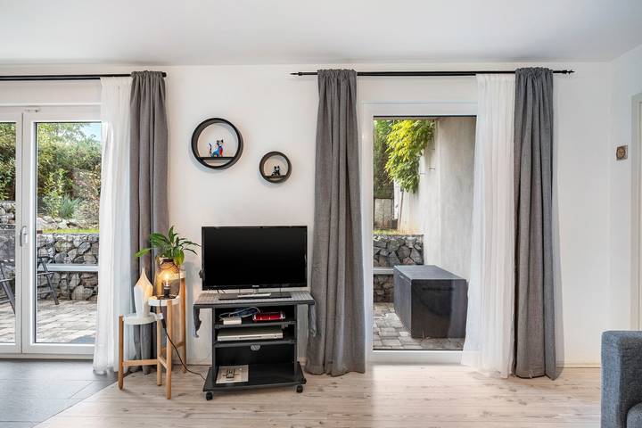 Entire apartment, Apartment 'Bäumchenblick' with Terrace and Views of Greenery in Müllheim, Southern Black Forest