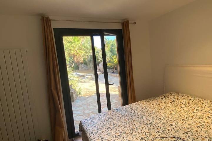 Location de vacances pour 6 personnes, avec jardin et balcon dans Plage de Saint Cyprien (Lecci) - 4
