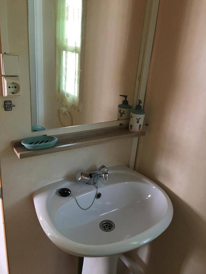 Location de vacances pour 4 personnes, avec vue sur le lac ainsi que vue et jardin dans Baie Saint-Michel - 3