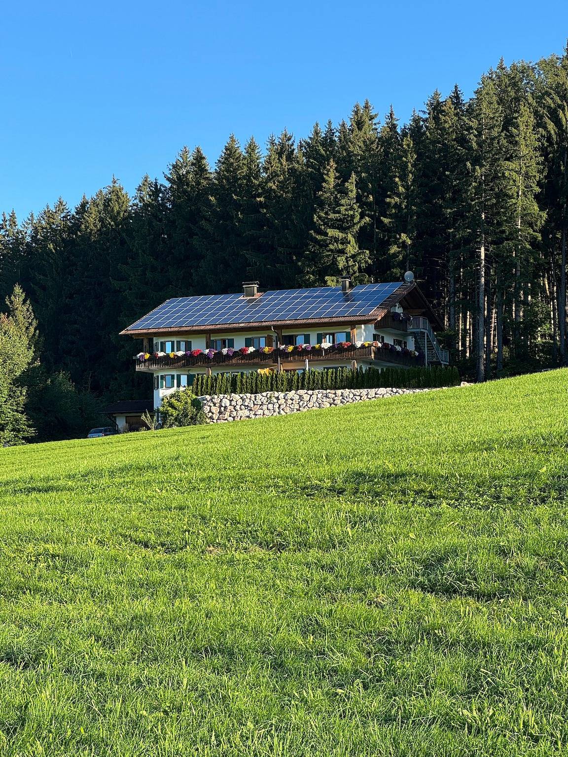 Ganze Wohnung, Ferienwohnung 'Sonnenstrahl' mit Gemeinschaftsgarten, Balkon und Wi-Fi in Friesenried, Bayerisch Schwaben