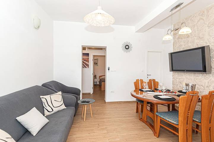 Ganze Wohnung, Schöne 3-Zimmer-Wohnung in Vrpolje in Šibenik-Knin